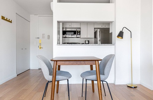 Union Square Apartment | Modern Flatiron 1BR w/Gym, Doorman, near USQ, train, by Blueground