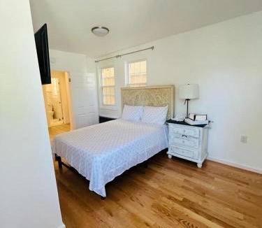 Queens Apartment | Need to relax! Do it here!