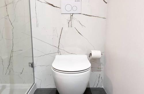 East Flatbush Apartment | New Beautiful Modern One Bedroom Apt in Brooklyn at Rem-Casa