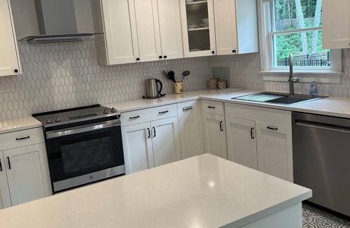 Hampton Bays House | New Charming 3-bed two bath house w pool AC and WIFI in marvelous Hampton Bays.