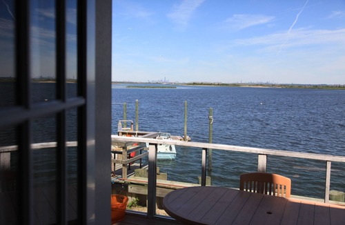 Broad Channel House | New York City Vacation home Waterfront with Sunsets over Manhatan