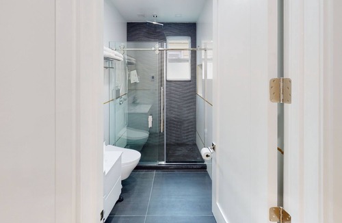 Sheepshead Bay Condo | Newly renovated 2-bedroom in Sheepshead Bay, Brooklyn