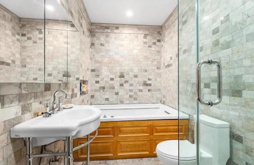 Central Park North Bed & Breakfast | Northern Lights Mansion