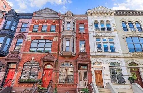 Central Park North Bed & Breakfast | Northern Lights Mansion
