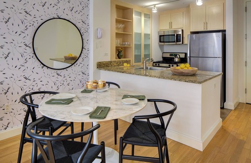 Financial District Apartment | One Bedroom in Luxury Building, near Wall Street