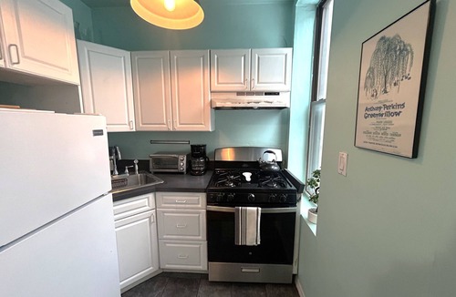 Carroll Gardens Apartment | Peaceful & Bright 2BR in Cobble Hill