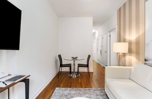 Upper East Side Apartment | Pet-Friendly One Bedroom on the Upper East Side
