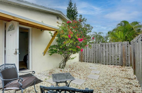 North River Shores Apartment | Pet-Friendly Stuart Studio < 3 Mi to Downtown!
