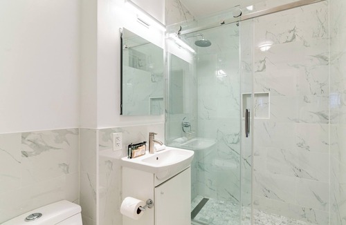 Upper East Side Apartment | Pet-Friendly UES One Bedroom Near Central Park