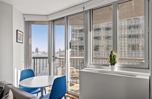 Peter Cooper Village Apartment | Picturesque 1BR Apartment in NYC Balcony