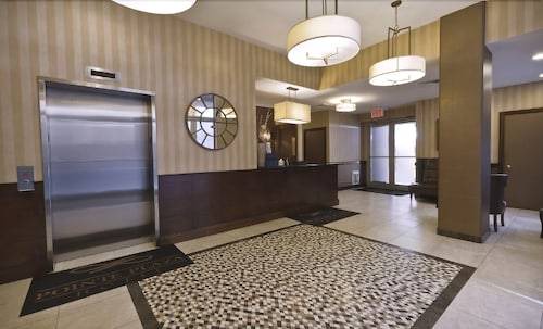 Williamsburg Hotel | Pointe Plaza Hotel