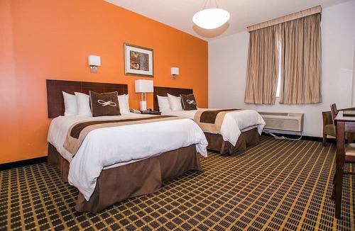 Williamsburg Hotel | Pointe Plaza Hotel