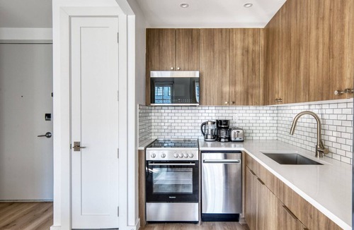 Vinegar Hill Apartment | Premium Dumbo 2BR w/W/D, Roof & Gym, nr TimeOut Building, by Blueground