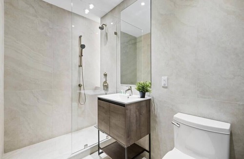 Mott Haven Hotel | Private, 2 Full Beds, Kitchenette+Work Desk, NYC