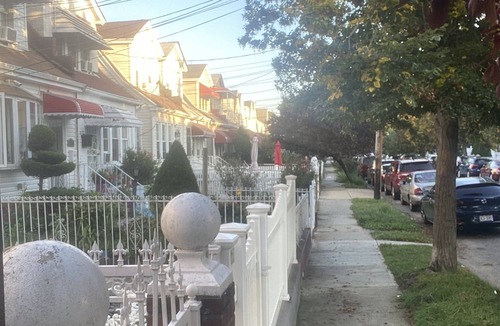 Queens Apartment | Private Cozy Apartment - Walking Distance from LaGuardia Airport