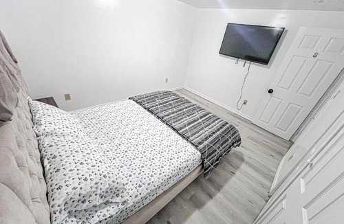 Malton House | Private Room With Attached Washroom D8