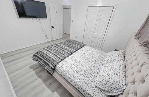 Malton House | Private Room With Attached Washroom D8