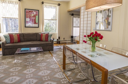Ukrainian Village Apartment | RENT Weeks of XMAS New Year Eve 2023 Lux 2 br Apt SOHO/LES/E Village