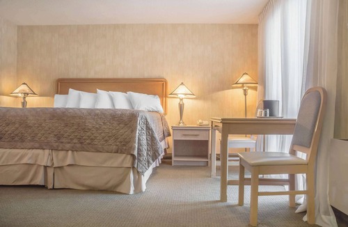 Fallsview Hotel | Rodeway Inn Fallsview