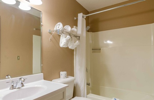 Mitchell Hotel | Rodeway Inn