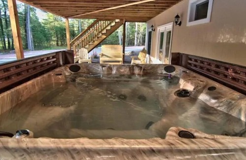 Tafton House | Rustic Private Manor Retreat In Tafton Near Lake!