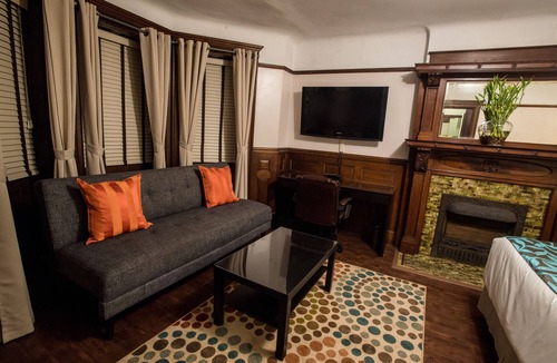 Prospect-Lefferts Gardens Historic District House | Rutland Lux - Lovely Bedroom w/Private bathroom, dedicated entrance Brooklyn PLG