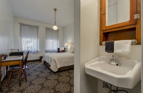 Wallace Hotel | Ryan Hotel
