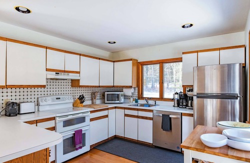 Windham Cabin | SaltBox Lodge: Windham | Privacy | Family Friendly