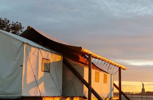Manhattan Cabin | Secluded Glamping | Open Dining | Harbor Sunsets