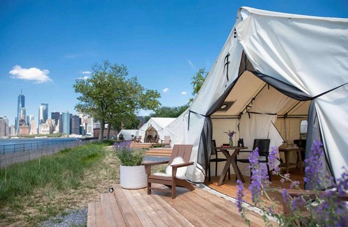 Manhattan Cabin | Secluded Glamping | Open Dining | Harbor Sunsets