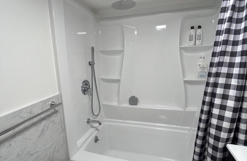 Crown Heights Apartment | Serene 2-bedroom apartment with AC in Brooklyn