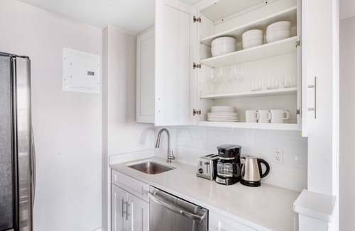 Rose Hill Apartment | Sleek Kips Bay 1BR w/W/D, Gym & Pool, nr Gramercy Theatre, by Blueground