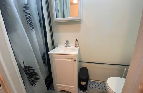 Baychester Apartment | Spacious 1 bedroom apt. Close to mall and transit