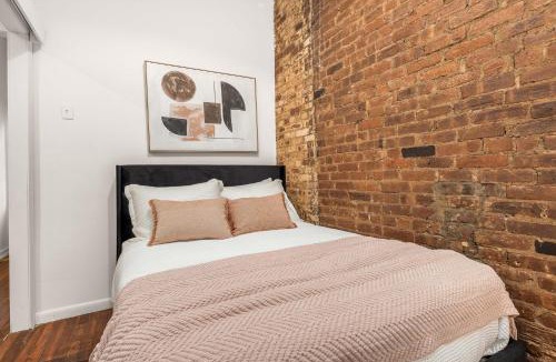 Ukrainian Village Apartment | Spacious 3-Bedroom Retreat in the Heart of NYC