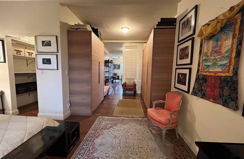 Port Morris Apartment | Spacious and Luminous Guest Suite Apartment & Office on Floor 2 of a Townhouse