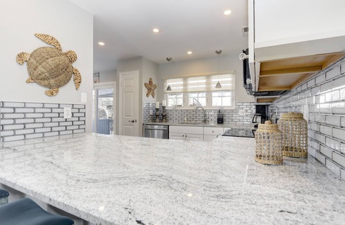Southend House | Spacious Beach Contemporary Townhome with pool and bicycles