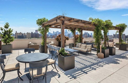 Ukrainian Village Apartment | Spacious Modern East Village Apartment - Luxury Elevator Building