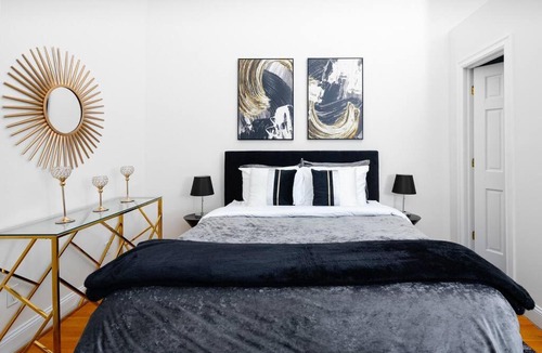 Brooklyn Heights Apartment | Spacious studio in Brooklyn Heights