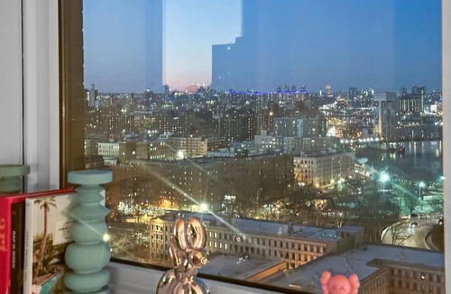 East Harlem Apartment | Spacious stylish 3-bedroom with AMAZING 360 views of Manhattan 2 min from train