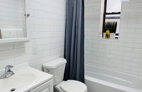 East Flushing Apartment | ♥ Spacious & Stylish ♥ of Flushing | ♛ King Bed
