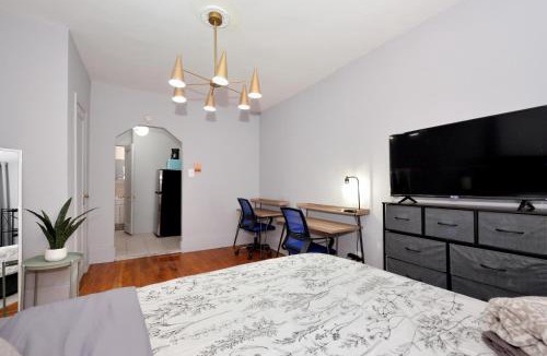 Upper East Side Apartment | Spacious Upper East Side Studio