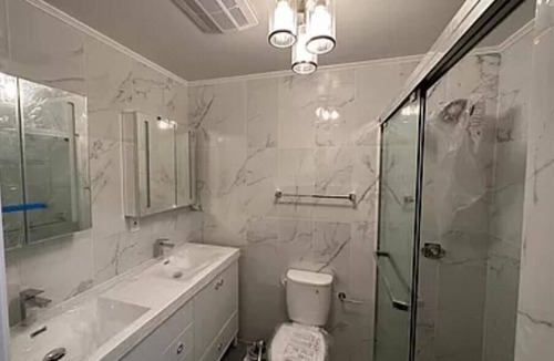 Queens Apartment | Spontaneous Apartment