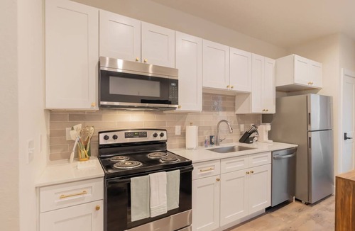 Stillwater Apartment | Studio 402 - Chic Studio Apartment