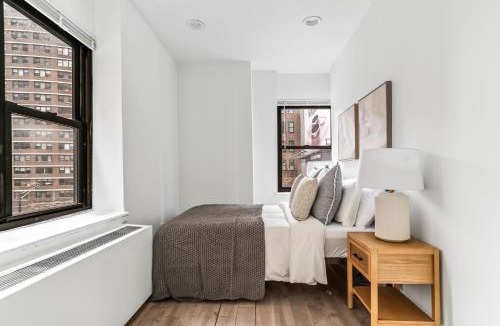 Midtown East Apartment | Stylish 2 Bed 1 Bath Stay by the Chrysler Building & Vibrant Murray Hill