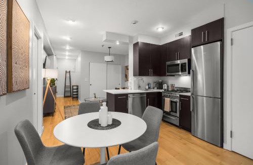 Ukrainian Village Apartment | Stylish 2BR Apartment in the Heart of East Village