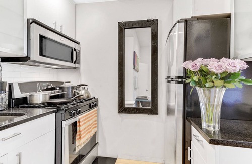 Midtown East Apartment | Stylish Manhattan Loft 2 Bedroom Sleeps 6