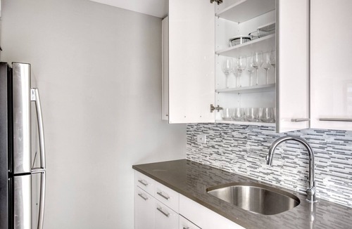 Upper East Side Apartment | Sunlit UES 2BR w/DM, Elevator & Gym, nr Central Park, by Blueground