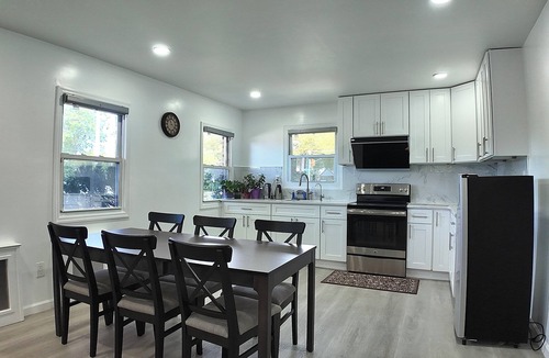 Queens House | Sunny House in Queens · Entire Home · Private Parking