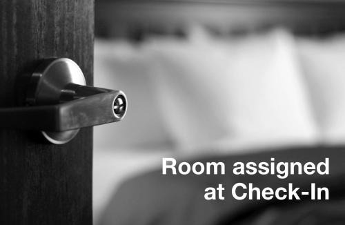 Ukrainian Village Hotel | The Standard - East Village