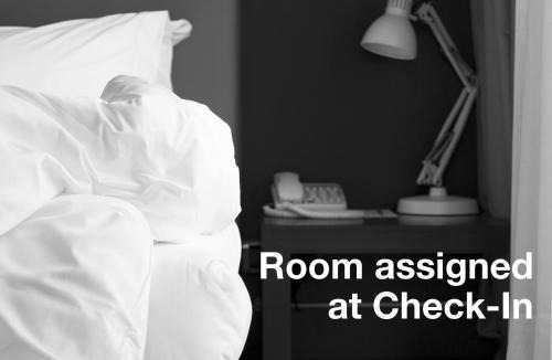 Ukrainian Village Hotel | The Standard - East Village